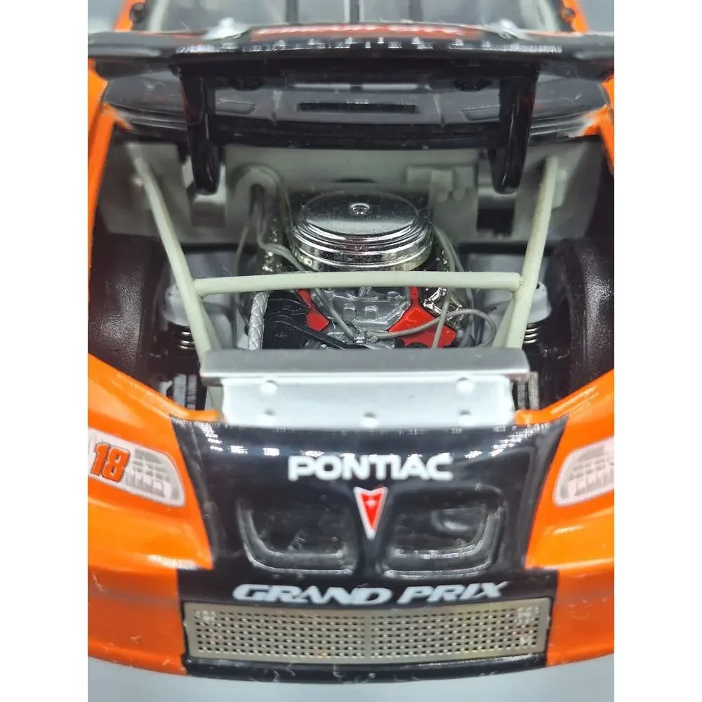 Bobby Labonte #18, 2001 Grand Prix. Interstate Batteries/Cal Ripkin Farewell.